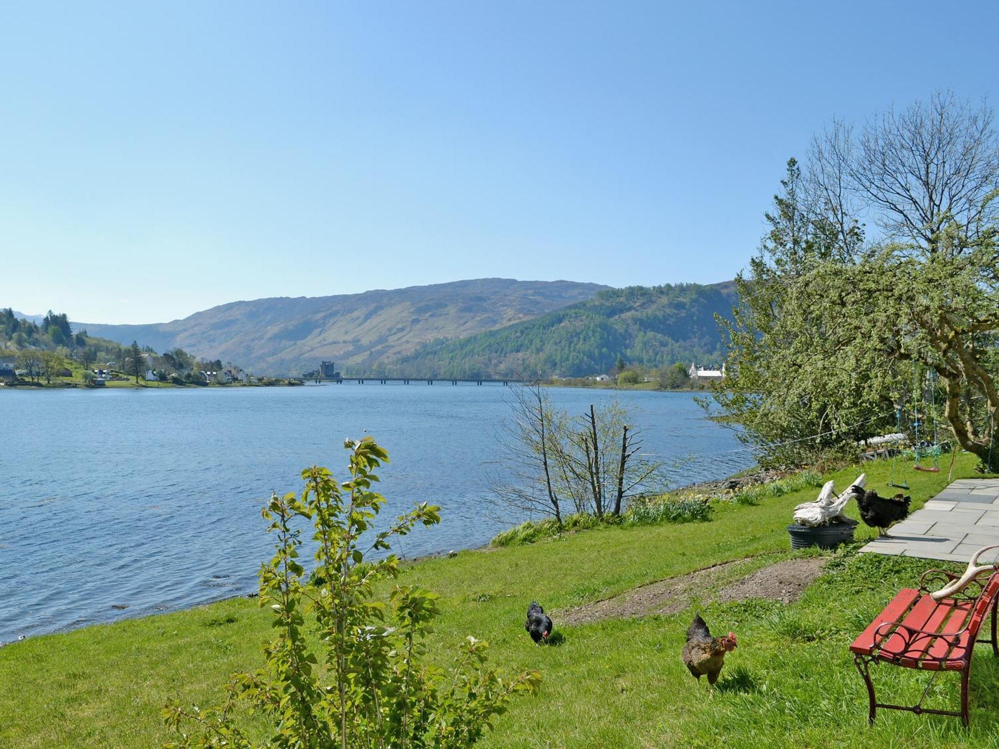 Loch Shore Cottage ドーニー エクステリア 写真